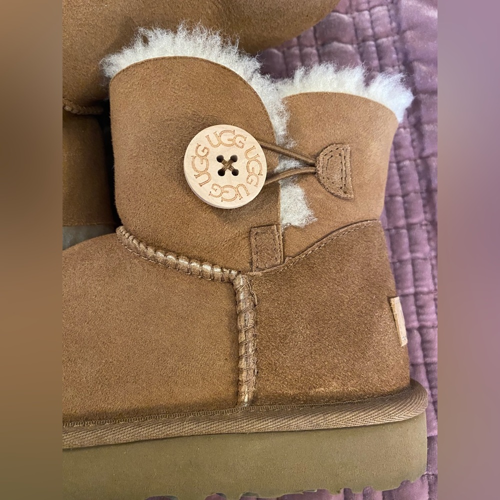 Euc Ugg Mini Bailey Button Boots - image 7